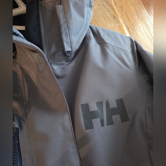 New HELLY HANSEN waterproof winter Snow Ski coat! Xs - Picture 2 of 8